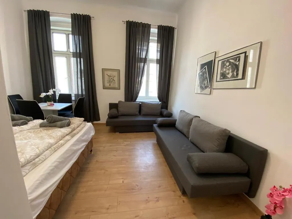 Quad-Room Near Prater Stern Wiedeń