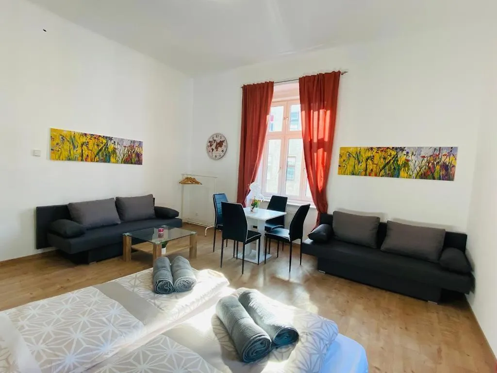 Quad-Room Near Prater Stern Wiedeń